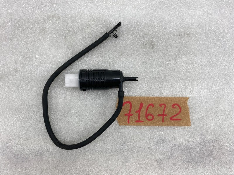 1WP0101 ⭕ 2020-2024 Tesla Model Y MY Front Windshield Glass Washer Motor Pump Assembly