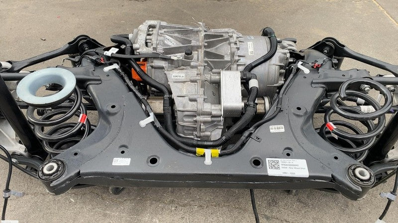 1120990 18 J ⭕ 24-25 Model 3 Rear Drive Unit Low Current + Subframe & Suspension 1120990-18-J