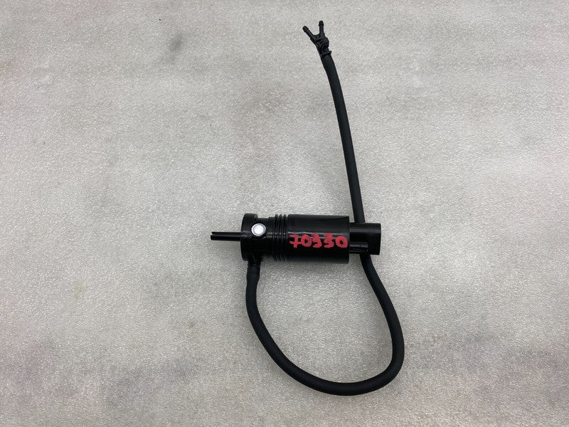 1110164 00 B ⭕ 17-23 Model 3 Y Front Windshield Screen Wiper Washer Pump Motor 1110164-00-B