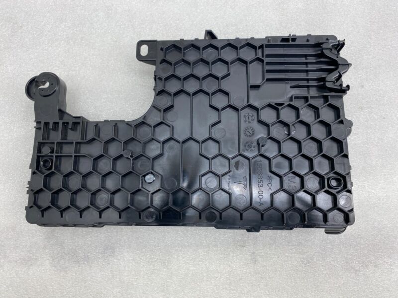 156745400B 2020-2023 Tesla Model 3 Right Low Voltage Controller Electronic Control Module