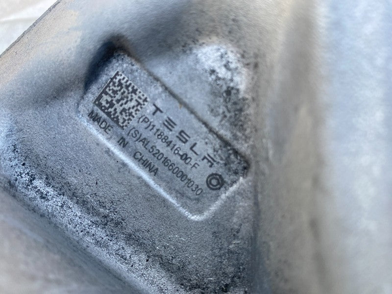 ⭕ 20-24 Model Y Rear Right Spindle Knuckle Wheel Hub & Dust Shield 118