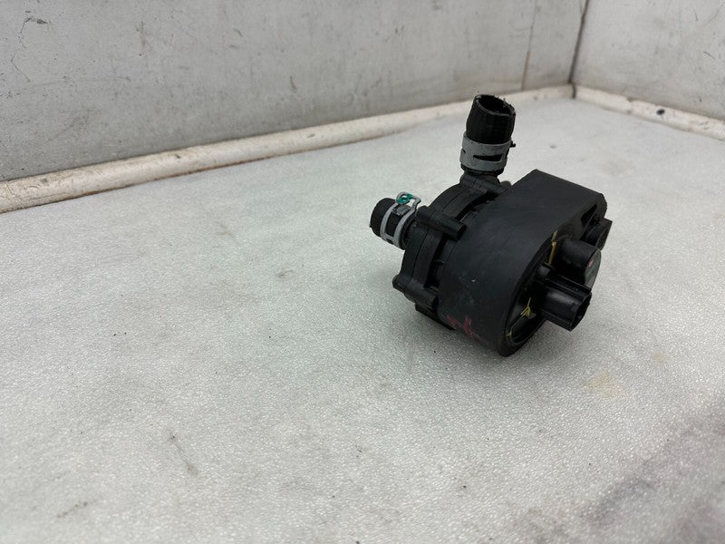 105723500F 2016-2020 Tesla Model S MS Electric Auxiliary Coolant Water Pump w/ Bracket Assy
