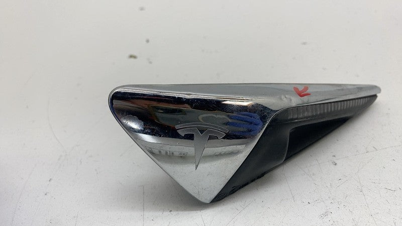 112510699A ⭕16-20 Model 3 S X Front Left Fender Camera Turn Signal Side Marker 1125106-99-A