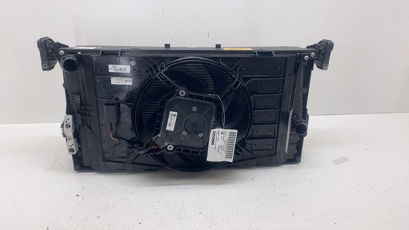 8641949-02 ⭕ 2014-2020 BMW i3 I01 Front Radiator A/C Condenser Fan Shroud Assembly 8641949