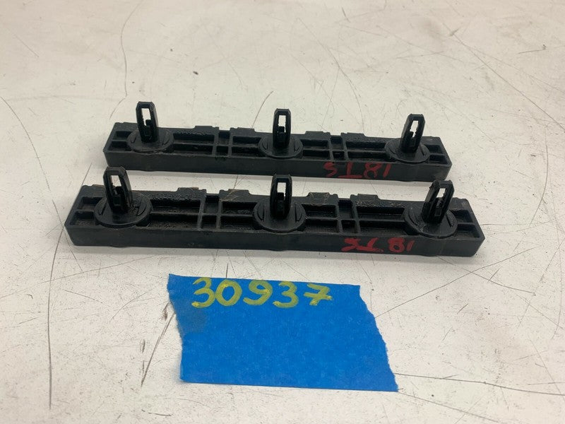 1003691-00-B ⭕12-21 Model S Rear Left & Right Skirt Rocker Panel Support Bracket 1003691-00-B