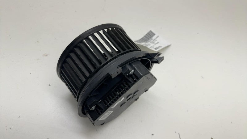 ⭕ 2016 Chevy Silverado 1500 A/C Heater Blower Motor Fan DRF-84A34-001A