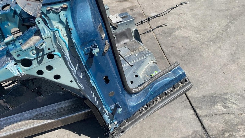 ⭕ 2024 Porsche Cayenne Front Left & Right Frame Horn Structural Cut Out Assembly