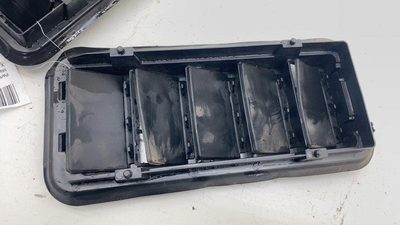 18106265 ⭕ 19-25 Chevrolet Silverado 1500 Rear Left & Right Quarter Vent Grille 18106265