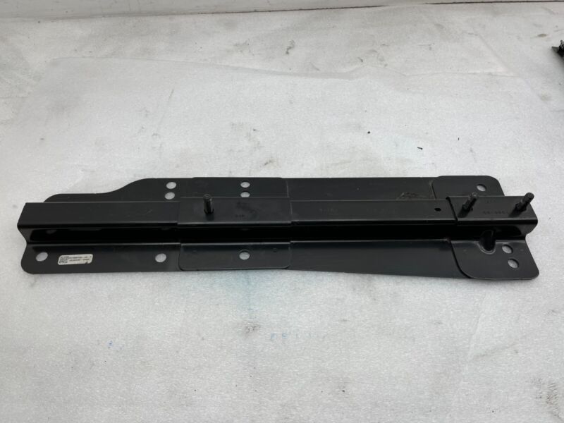 108616699F 2016-2020 Tesla Model X Rear Passenger Side 2nd Row Seat Mounting Bracket Right
