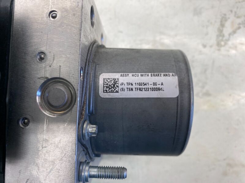 1044745 00 B 2017-2023 Tesla Model 3 Y Anti-Lock Brake System ABS Pump Module Unit Assembly