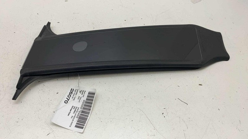 180765100B ⭕ 23-24 Model Y Right Exterior B-Pillar Applique Glass Trim RH AP4 1785300-00-B
