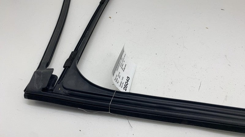 LJ8BR25825AE ⭕ 21-24 Ford Mustang Mach-E Rear Left Door Window Rubber Seal OEM LJ8B-R25825-AE