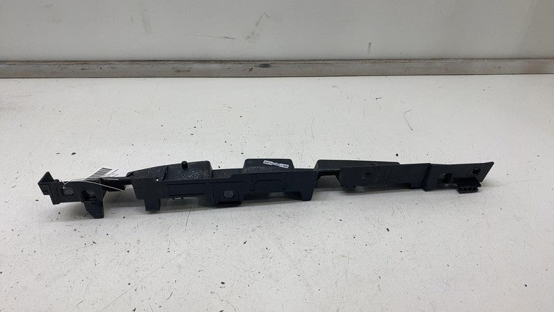 5165 7299184 ⭕ 14-21 BMW i3 Front Right Passenger Side Fender Retaining Bracket 5165 7299184