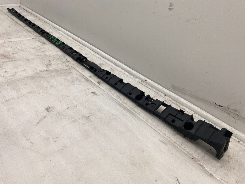 104669000B ⭕ 16-23 Model X Driver Side Rocker Carrier Panel Trim Bracket Left 1046690-00-B