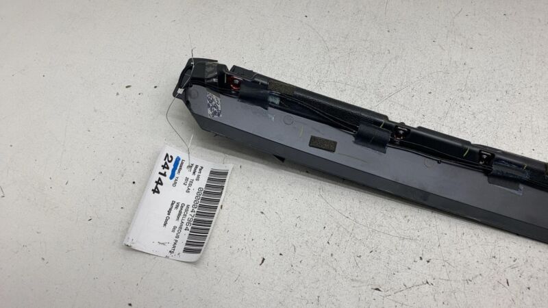 600591700C 2012-2020 Tesla Model S Rear Center High Mounted Stop Light Third 3rd Brake Assy