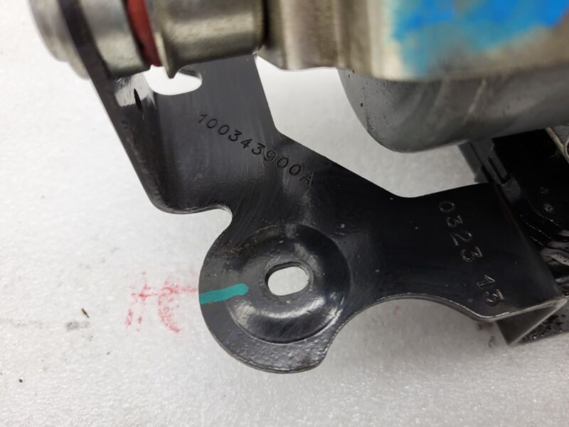 100343900A 12-15 Model S Brake Servo Booster Vacuum Pump & Isolator w/ Bracket 1003439-00-A