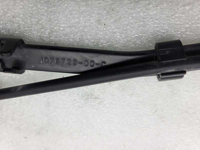 107672900C ⭕ 2017-2022 Tesla Model 3 Front Windshield Wiper Arm & Blade Right 1076729-00-C