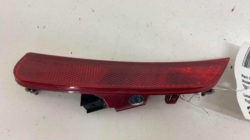 68229425AA ⭕ 2017-2025 Chrysler Pacifica Rear Left Marker Light Lamp Reflector 68229425AA