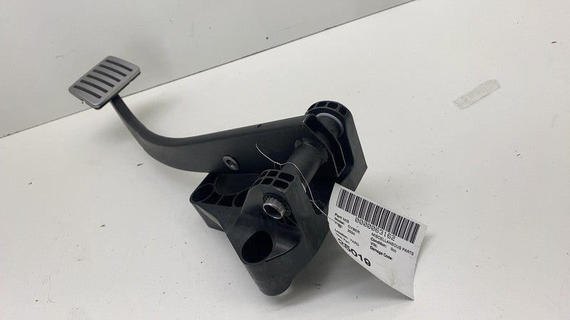 ⭕ 2024 Tesla Cybertruck Passenger Brake Foot Pedal Bracket Right RH 12