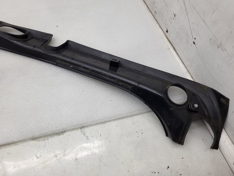 1047885 00 C ⭕ 16-20 Model X MX Rear Center Tailgate Liftgate Upper Trim Molding 1047885-00-C