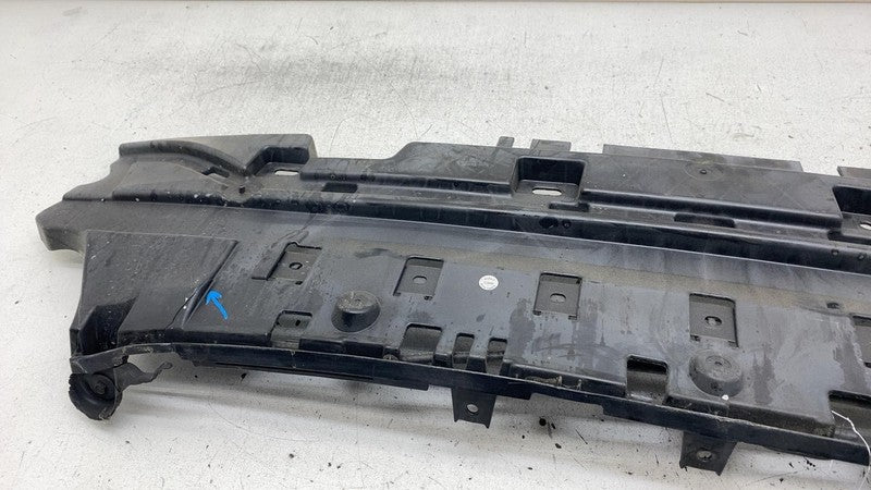 2019 BMW 530e G30 2.0L Rear Center Bumper Lower Support Bracket
