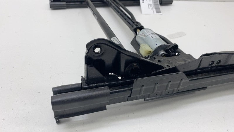 ⭕24 Porsche Cayenne Front Right 1st Row Seat Track Rail Frame & Adjustment Motor