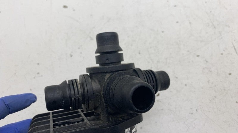 PT00446525D ⭕ 2025 Rivian R1S HVAC Heater Coolant Control Valve w/ Bracket OEM PT00446525-D