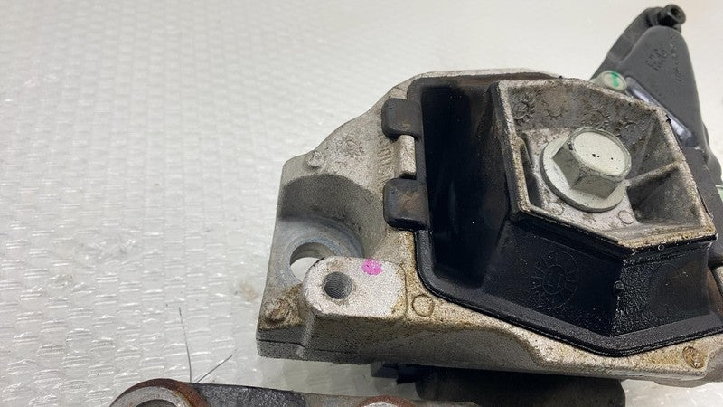 FV637M121AG 2013-2018 Ford C-Max Front Left Upper Transmission Support Mount Holder LH FWD