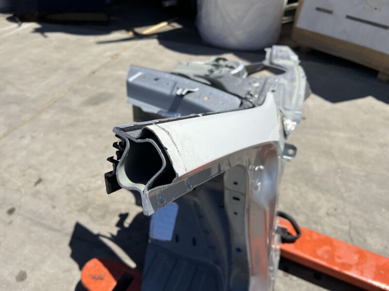1022589-01-F 2012-2016 Tesla Model S Front Right Inner Fender Frame Horn Apron Structural RH