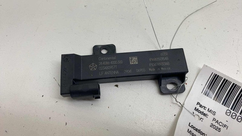 ⭕ 17-25 Chrysler Pacifica Keyless Entry Antenna Receiver Module Unit 6