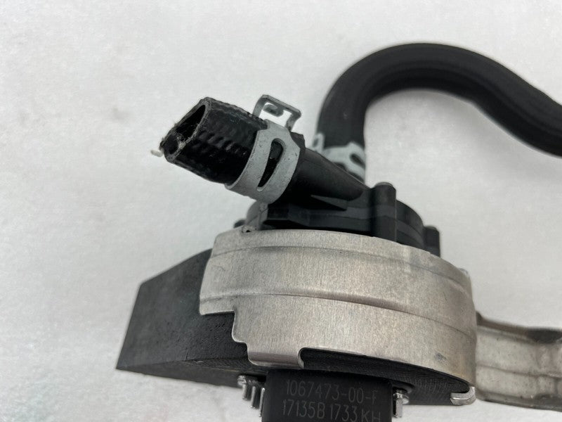 105747300F 2012-2020 Tesla Model S MS Auxiliary Water Coolant Pump w/ Coolant Hose Assembly