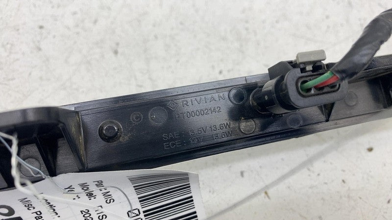 PT00002142-J ⭕2022-2025 Rivian R1S Rear Right High Mounted LED Third Brake Light PT00002142-J