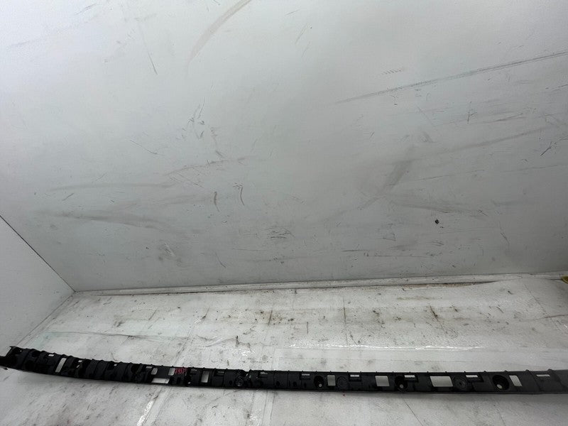 104669000B ⭕ 16-23 Model X Driver Side Rocker Carrier Panel Trim Bracket Left 1046690-00-B