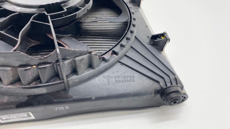 6008358 2012-2020 Tesla Model S A/C Air Conditioner Condenser Core + Fan & Shroud Module