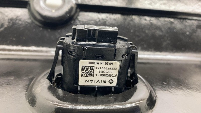 PT00002098L ⭕ 22-24 Rivian R1T Trunk Pick Up Box Right Side Trim Cover Panel RH PT00002098-L