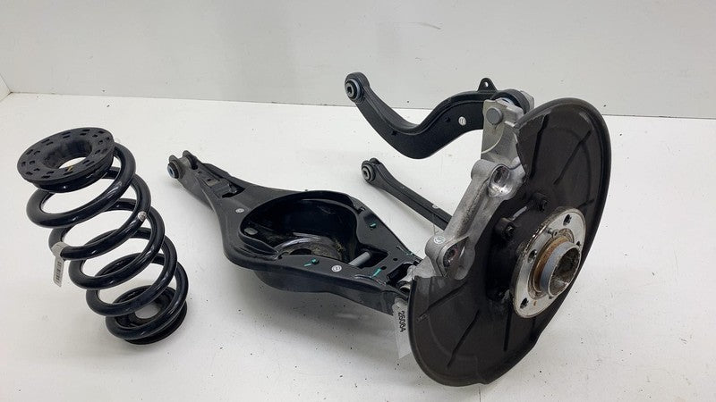 32329003 21-23 Polestar 2 Rear Right Spindle Knuckle w/ Hub + Links & Spring AWD 32246373