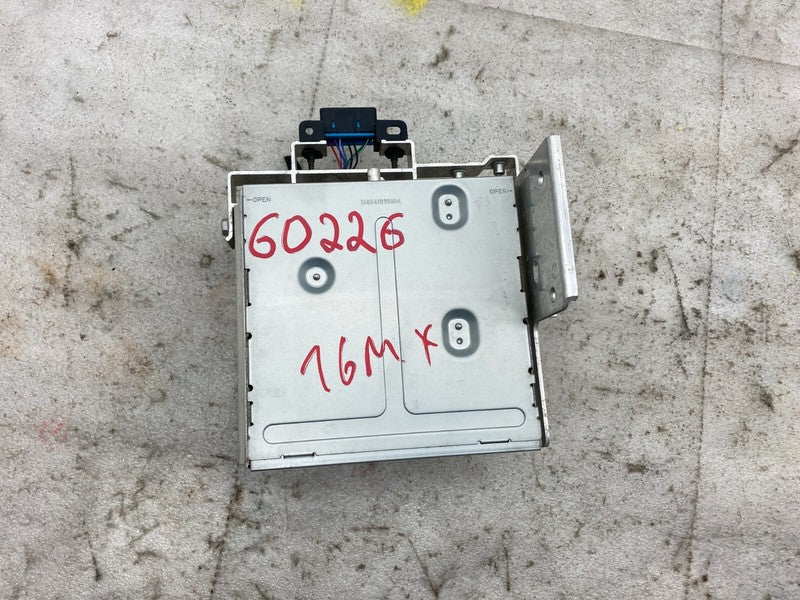 1052322 00 A ⭕16-20 Model X Radio HD/AM/FM Control Audio Equipment Stereo Module 1052322-00-A