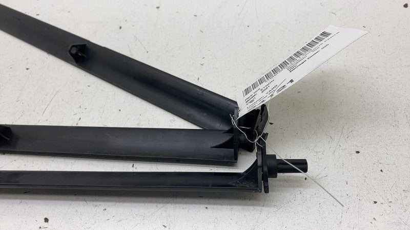 E16-105309-00 ⭕ 2019-2023 Audi E-Tron Quattro Intercooler Air Duct Guide Blinds Channel Blade