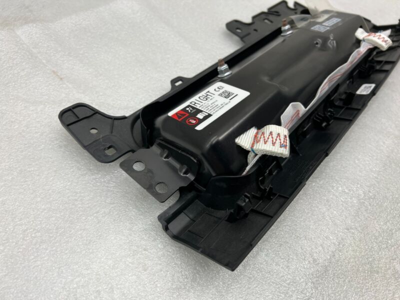 1077826-00-D ❇️17-23 Tesla Model Y 3 Right Knee Airbag Passenger Safety Module RH OEM 1077826