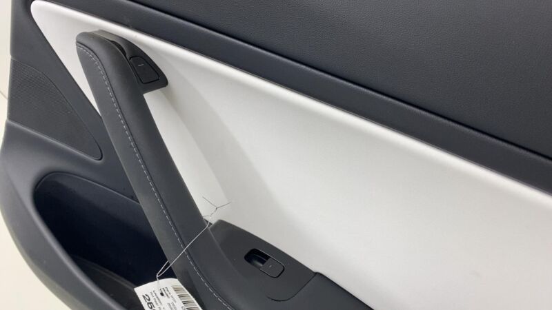 1105096 00 E 2017-2020 Tesla Model 3 M3 Rear Passenger Side Door Panel Trim Cover White Right