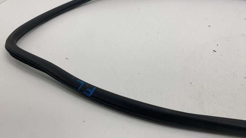 ⭕ 2017-2025 Chrysler Pacifica Front Left Door Body Weatherstrip Rubber