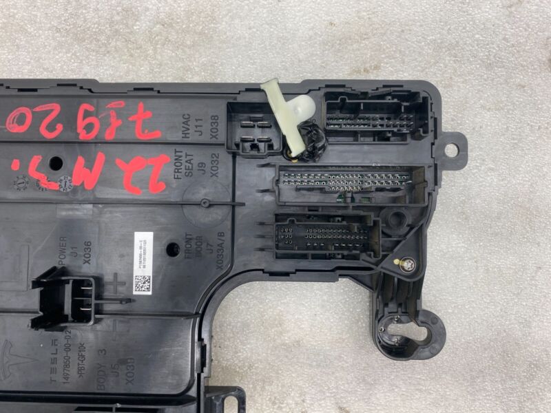 156745500C ⭕ 2020-2023 Model 3 Left Low Voltage Controller Body Control Module 1567455-00-C