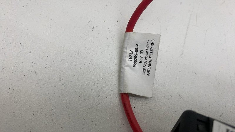 ⭕ 20-23 Model 3 Y Rear Right Radio Antenna Noise Filter Amplifier 1680