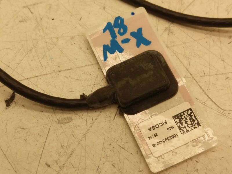 1052393 00 B 2012-2021 Tesla Model S X Bluetooth Antenna w/ Cable Wire Plug 1052393-00-B OEM