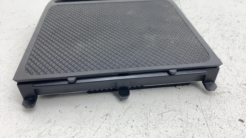 PT00062426C ⭕ 2022-2024 Rivian R1T Console Battery Wireless Charging Pad Control Module Unit