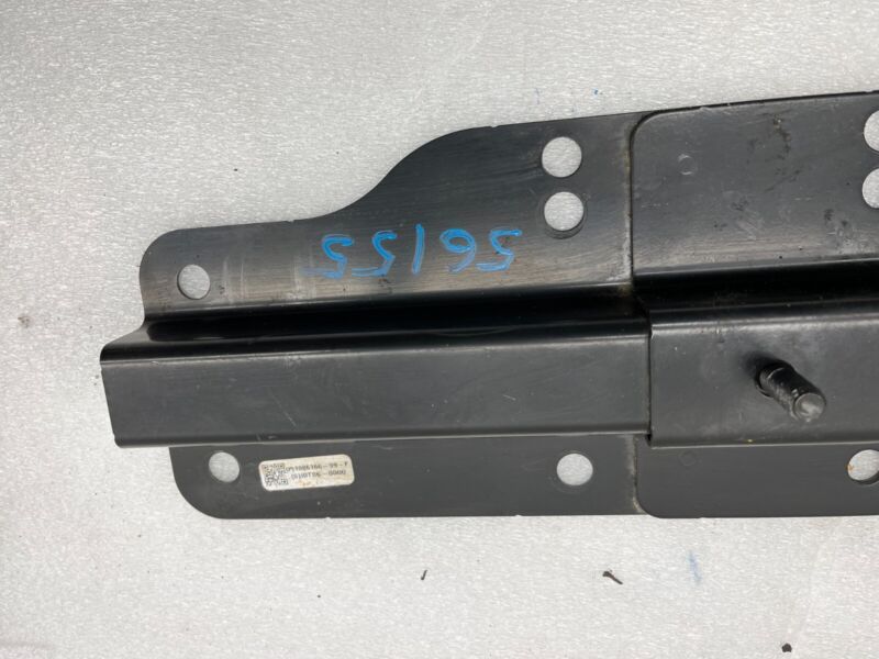 1086106 00 C 2016-2020 Tesla Model X Rear Passenger Side 2nd Row Seat Mounting Bracket Right
