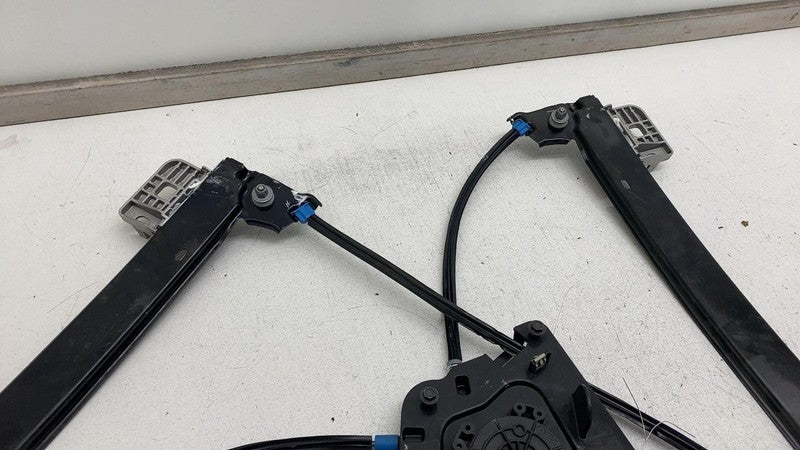 ⭕17-23 Model 3 Front Right Window Regulator Motor w/ Closeout Panel 10