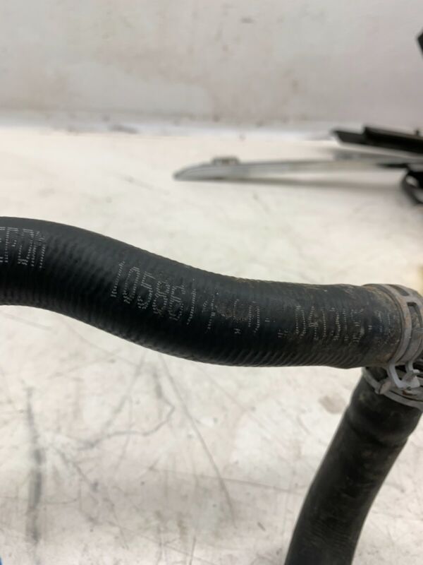 1058614-00-C 2016-2021 Tesla S Cooling Radiator Hose 3 Way to 4 Way Valve Pipe Line Assembly