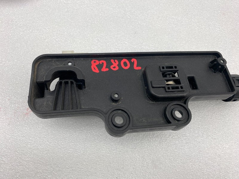 106181600B ⭕ 16-20 Model S X Front Left Secondary Hood Actuator Cable Release 1061816-00-B