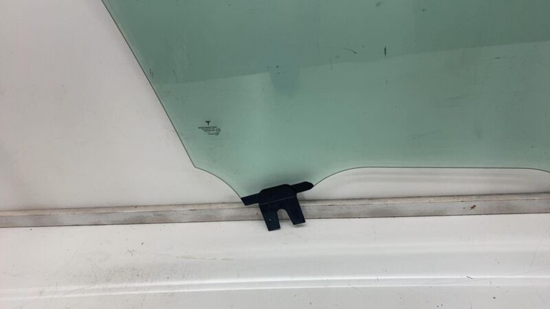 43R-004530 2016-2020 Tesla Model X MX Front Driver Side Door Window Glass Left LH Assembly